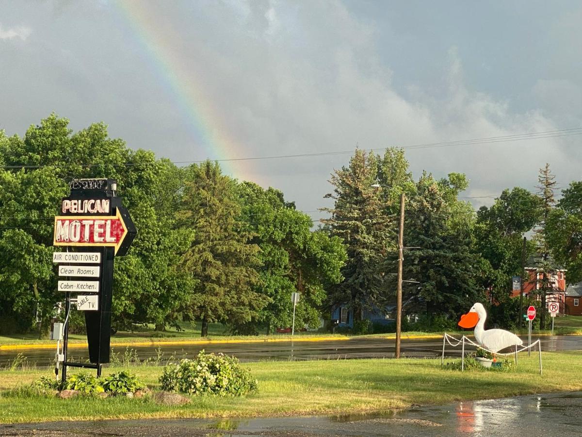 Pelican Motel Pelican Rapids 外观 照片