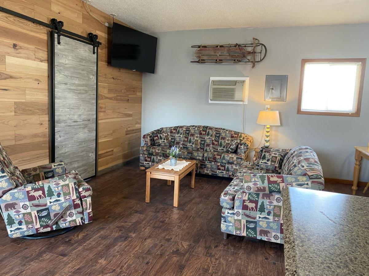 Pelican Motel Pelican Rapids 外观 照片