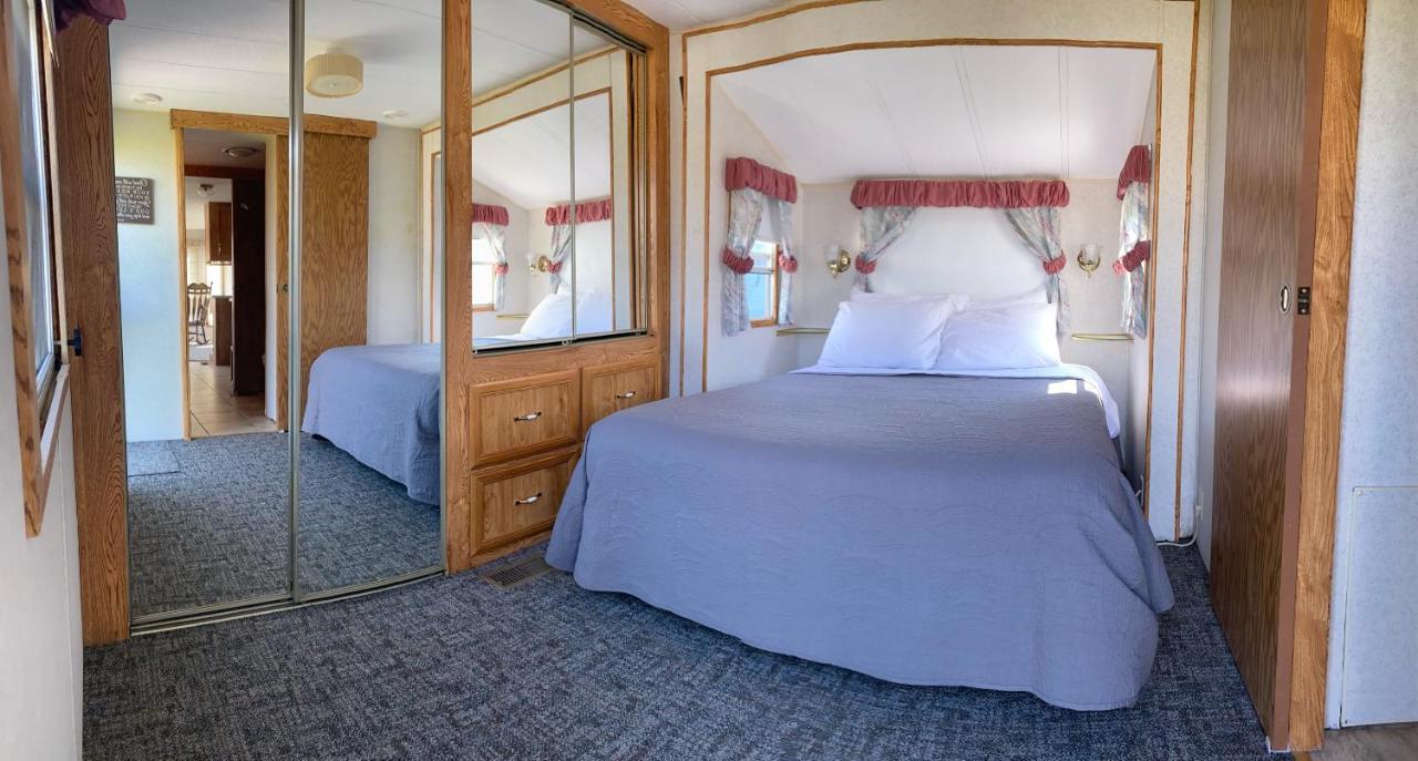 Pelican Motel Pelican Rapids 外观 照片